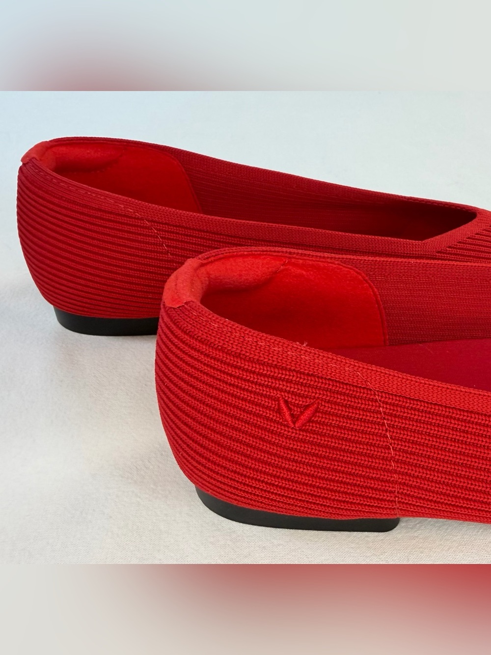 Vivaia Margot Red Square Toe Knit Comfort Flats Size 8 NWOB - Picture 2 of 7